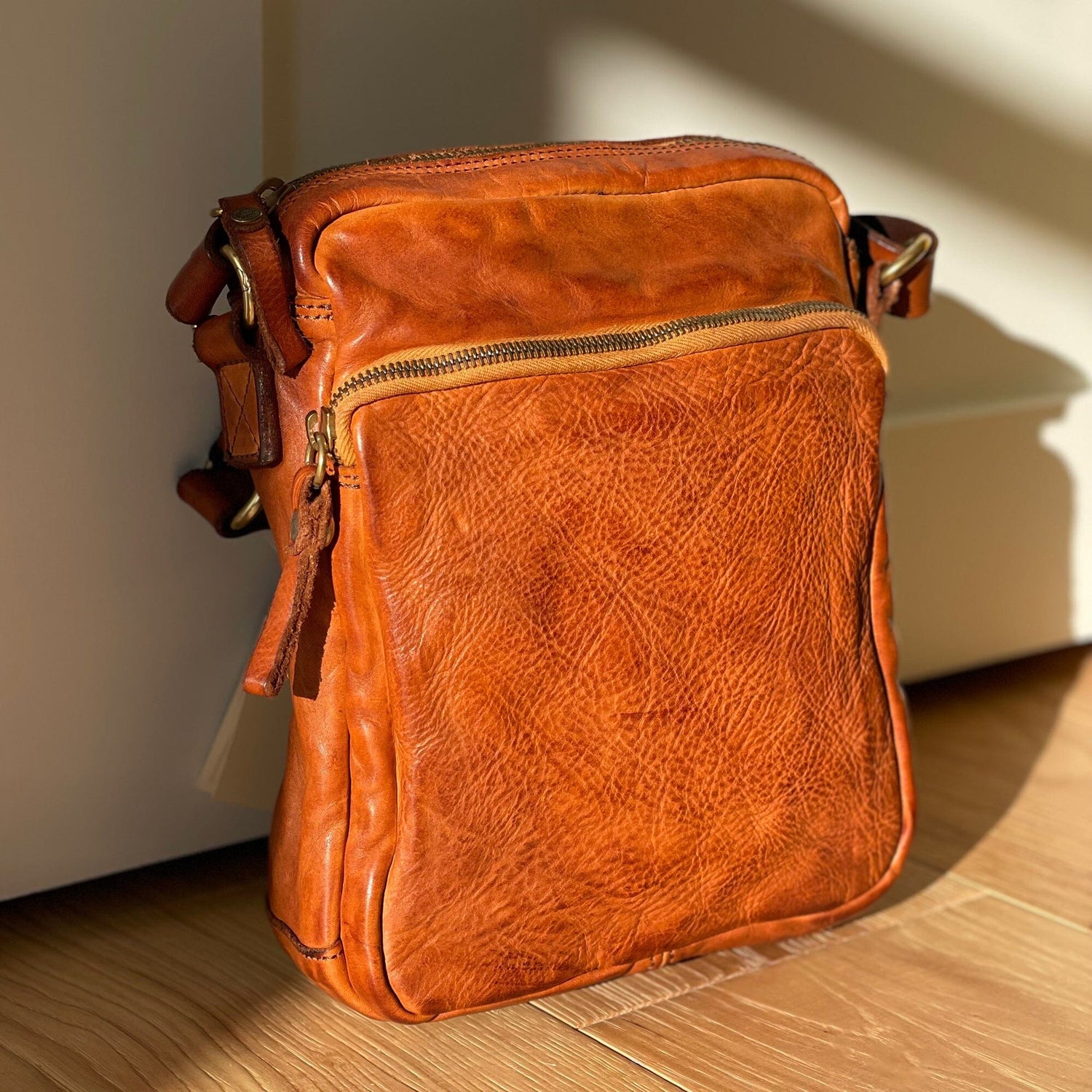 Campomaggi Sambuco Leather Crossbody Bag, Small Leather Messenger Bag Campomaggi Cognac