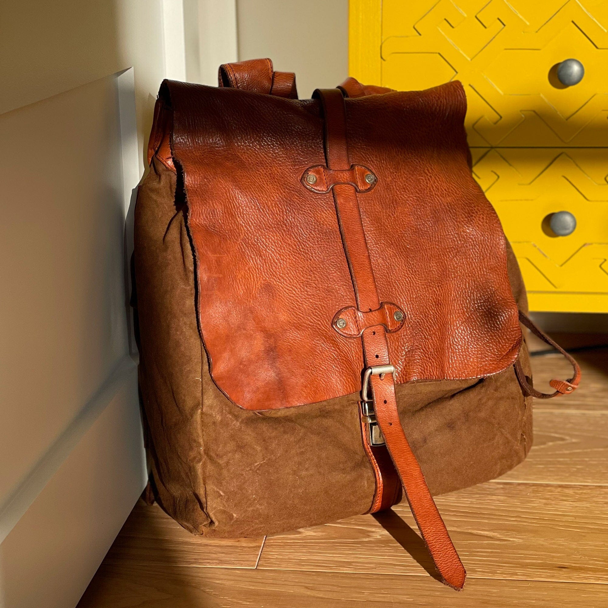 Campomaggi Saturno Leather and Canvas Backpack – Fendrihan Canada