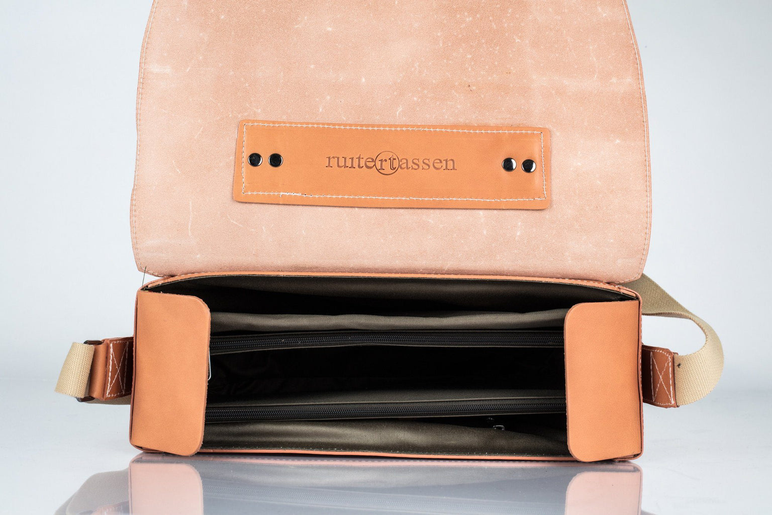 Ruitertassen Classic 2178 Leather Messenger Bag, Natural Leather Briefcase Ruitertassen 